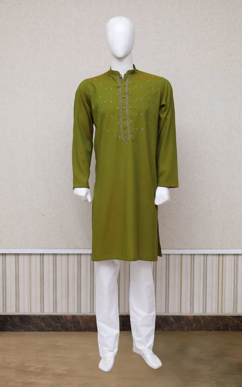 Men Embroidered Kurta Green