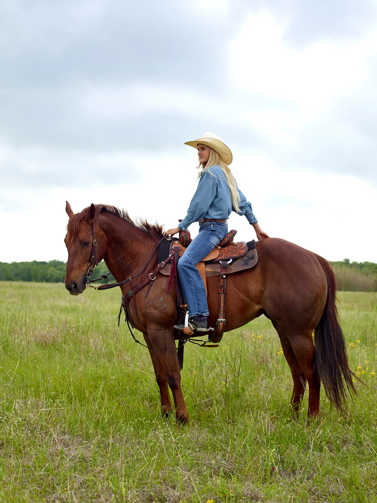 Women's Ely Cattleman Bleach Washed Denim Western Snap Shirt